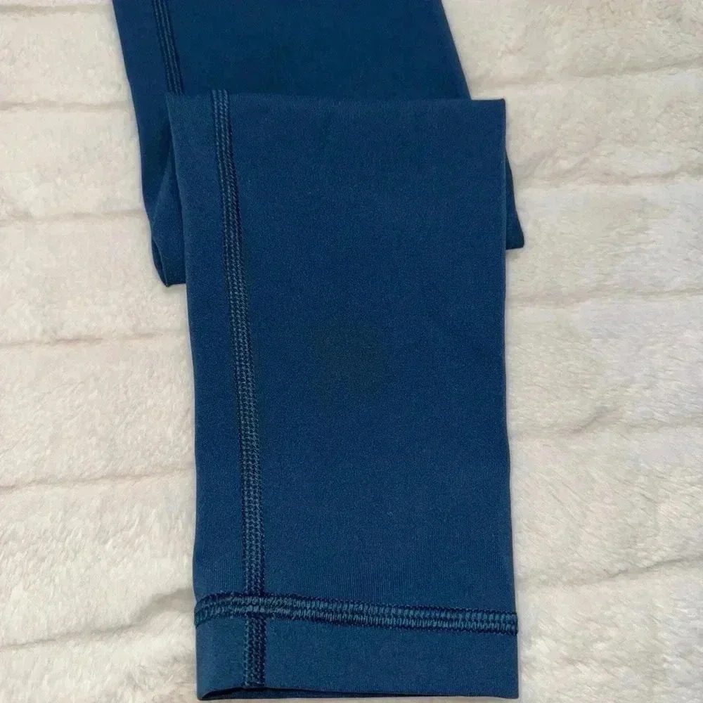 Lululemon Wunder Unders - Picture 3 of 8